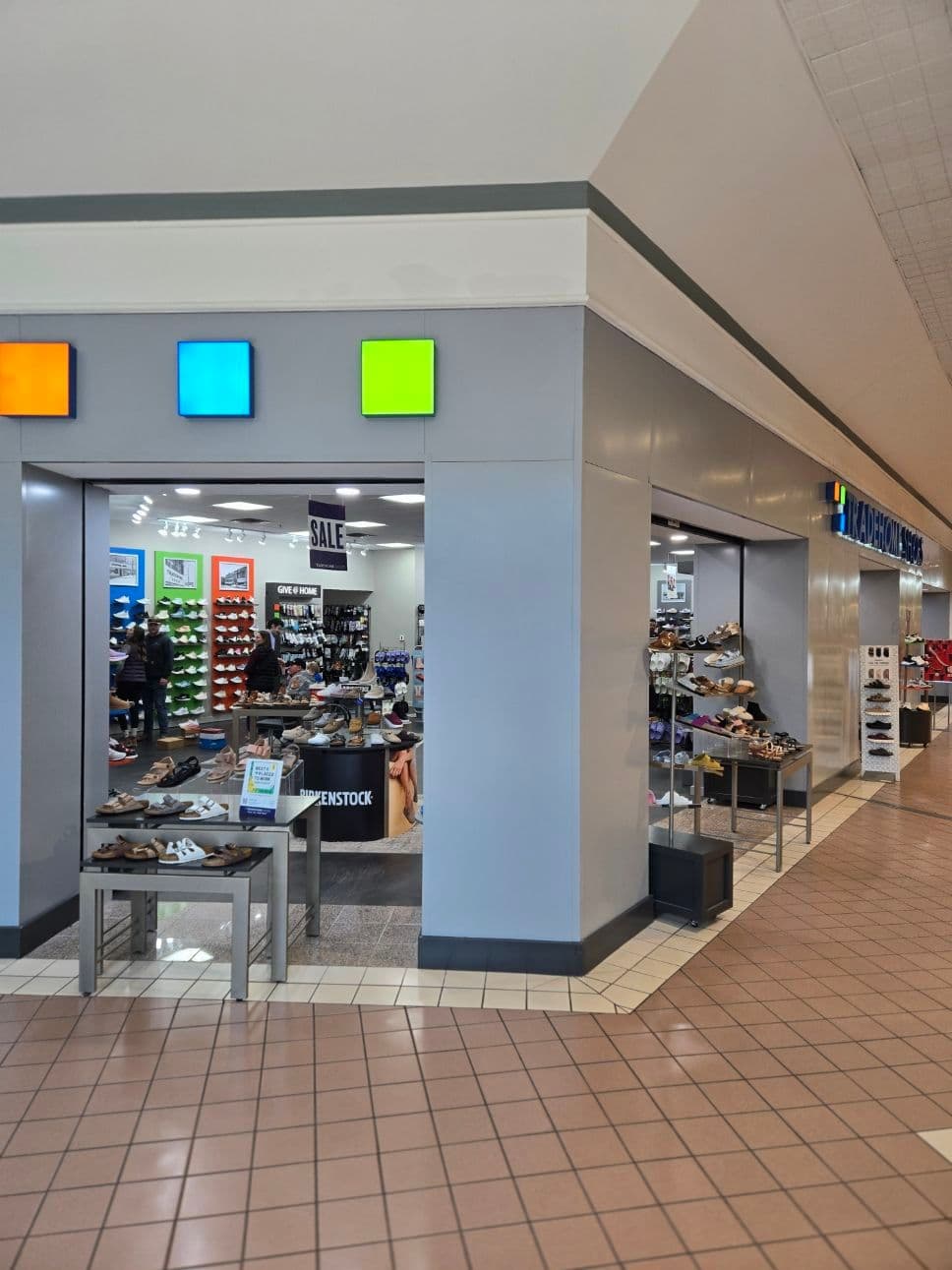 Gallery photos for Metal Storefront Cladding for Minneapolis Mall Shop: Image #1