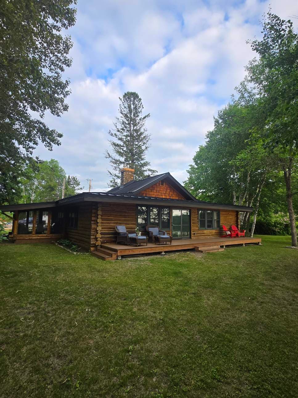 Gallery photos for Log Cabin Roofing Project with Seamless Integration: Image #1