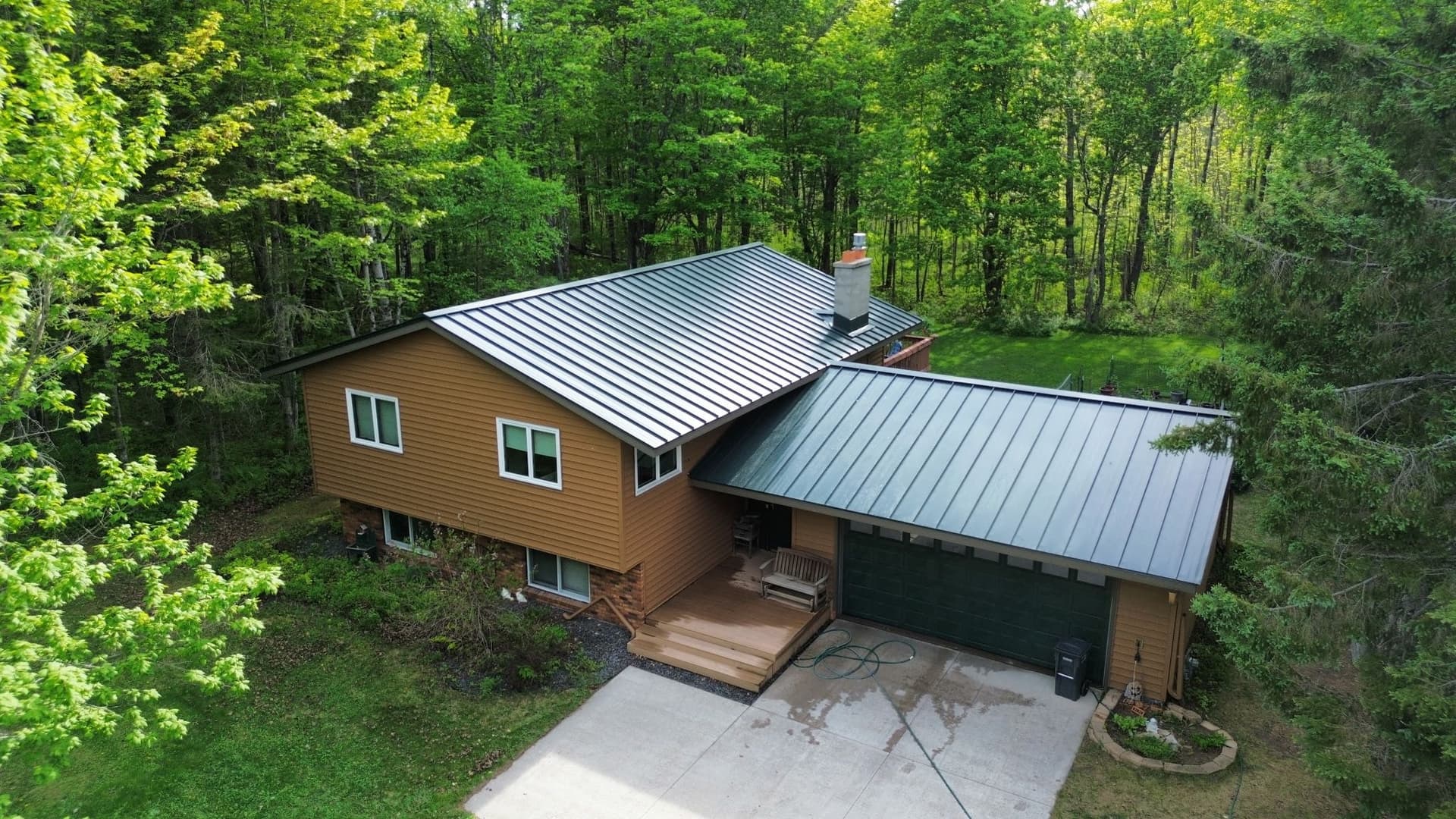 Hartford Green Mechanical Seam Metal Roof Built From U.S. Steel image