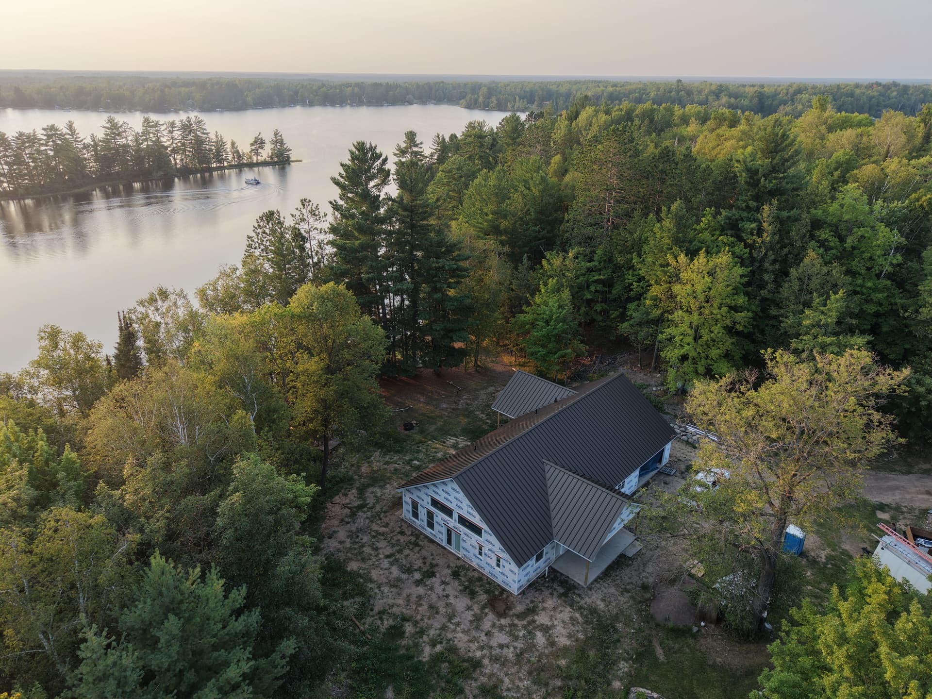 Gallery photos for 24 Gauge Mechanically Seamed Metal Roof on a New Lakeside Build: Image #4
